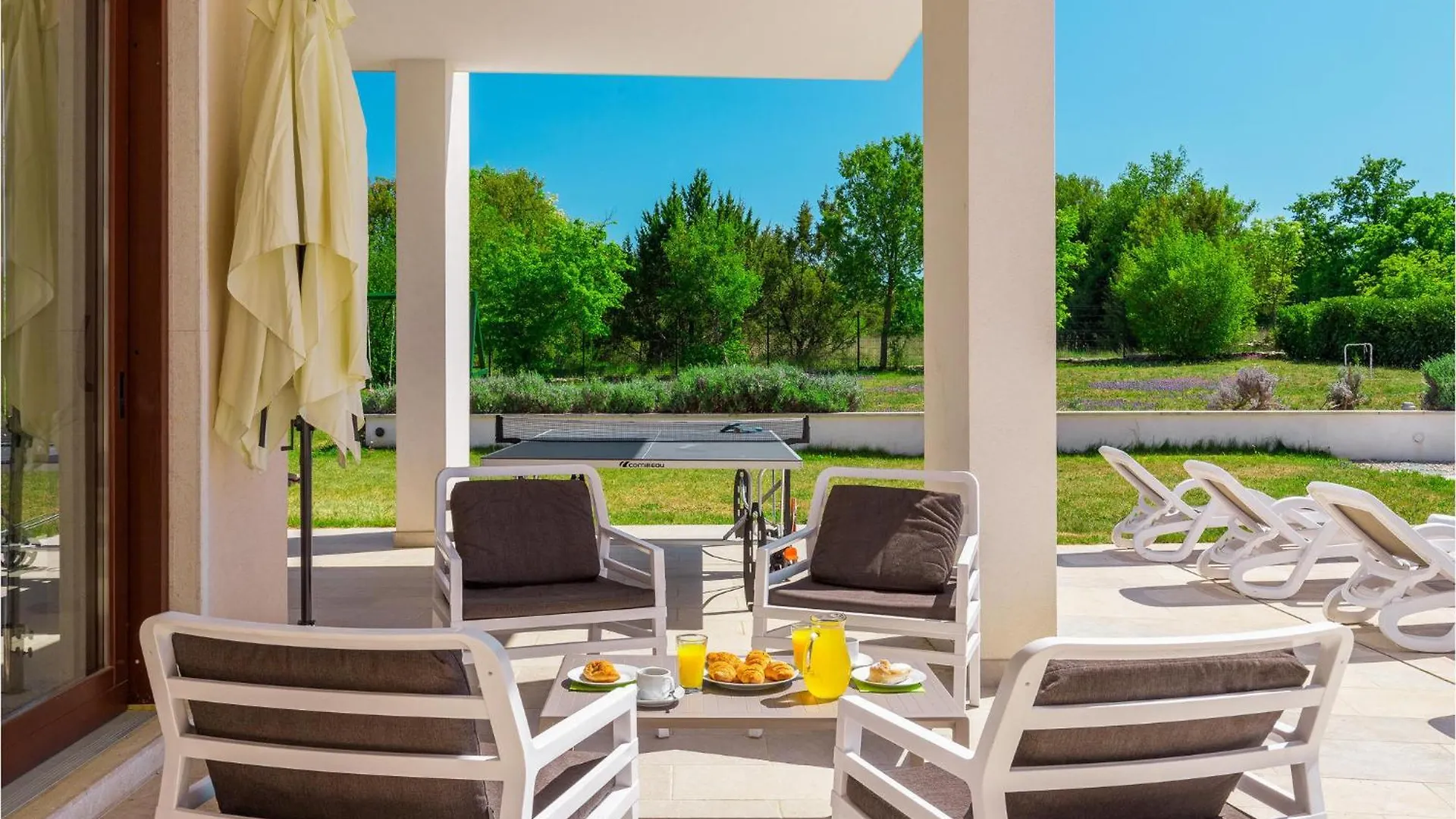 Holiday home 4 Bedroom Nice Home In Stokovci