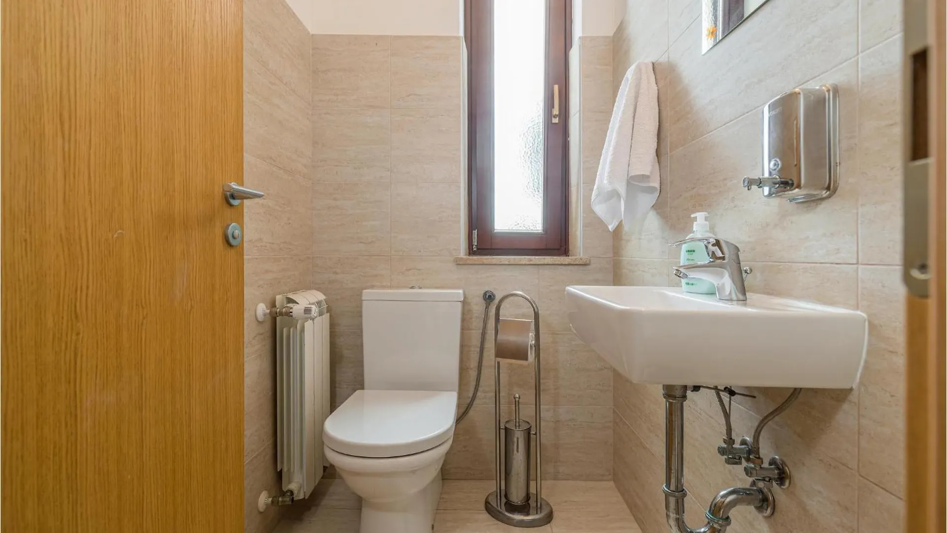 4 Bedroom Nice Home In Stokovci Croatia