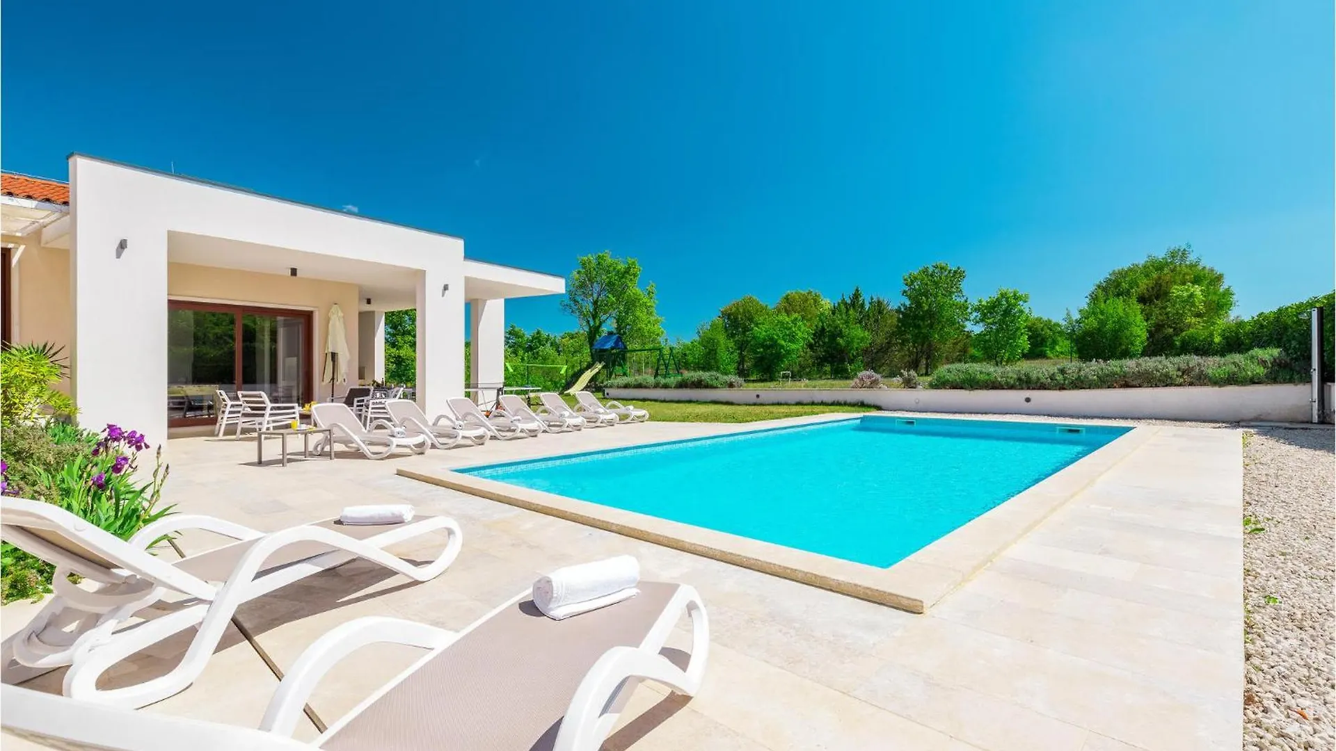Holiday home 4 Bedroom Nice Home In Stokovci Croatia