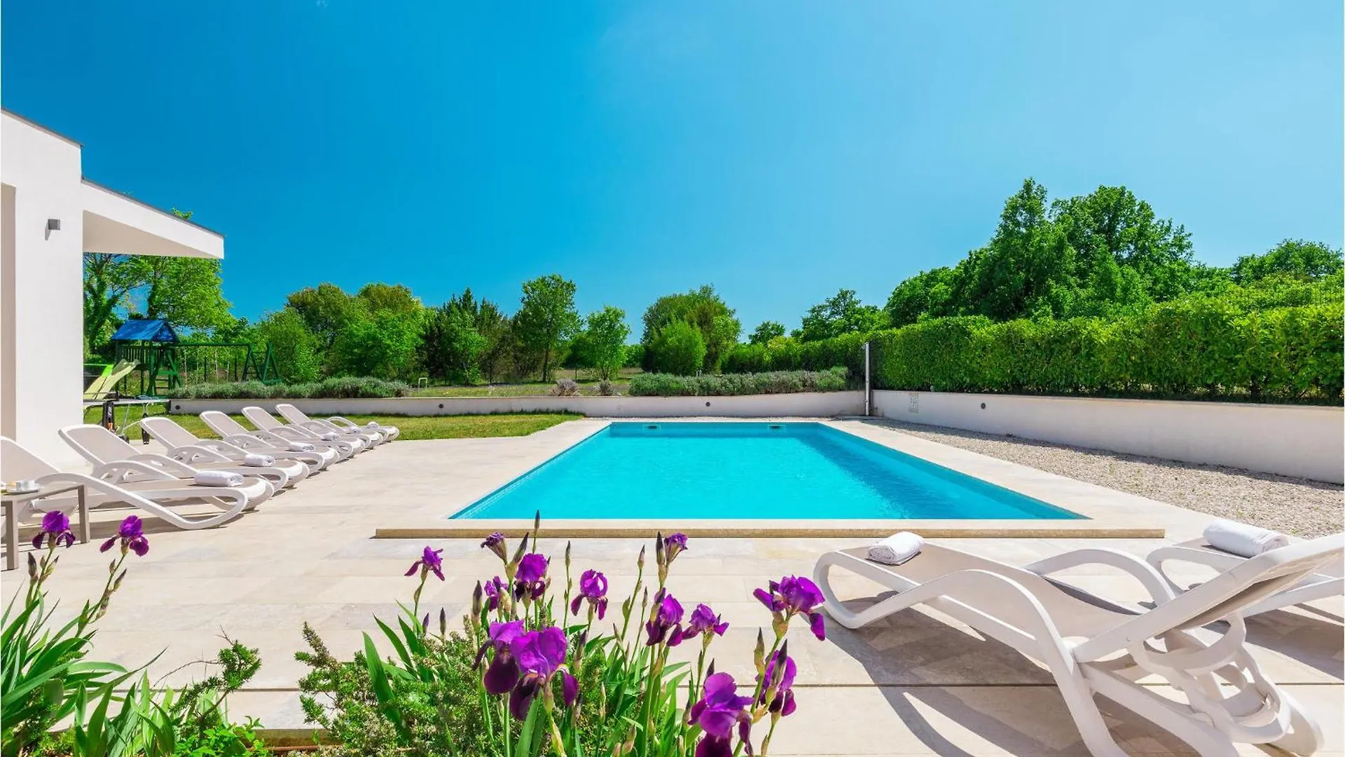 Holiday home 4 Bedroom Nice Home In Stokovci