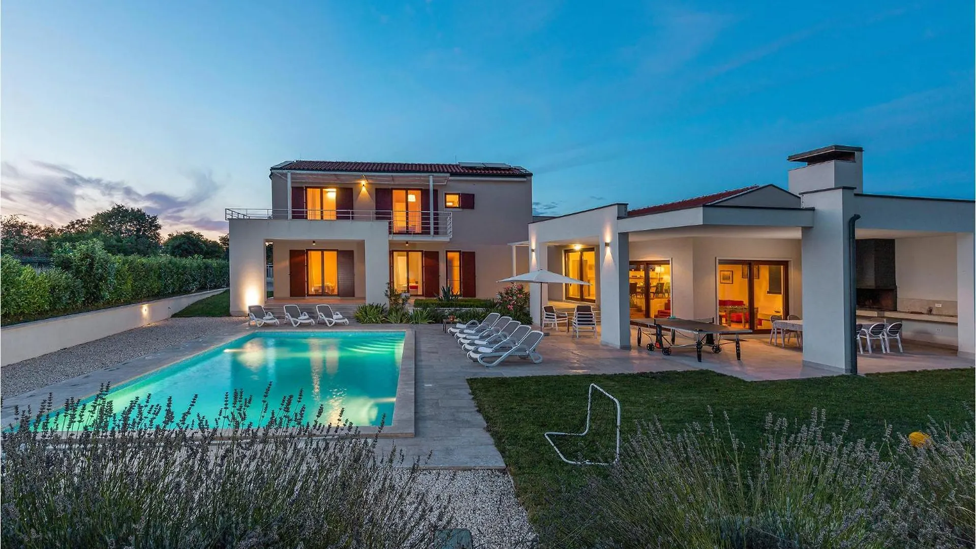 4 Bedroom Nice Home In Stokovci Holiday home