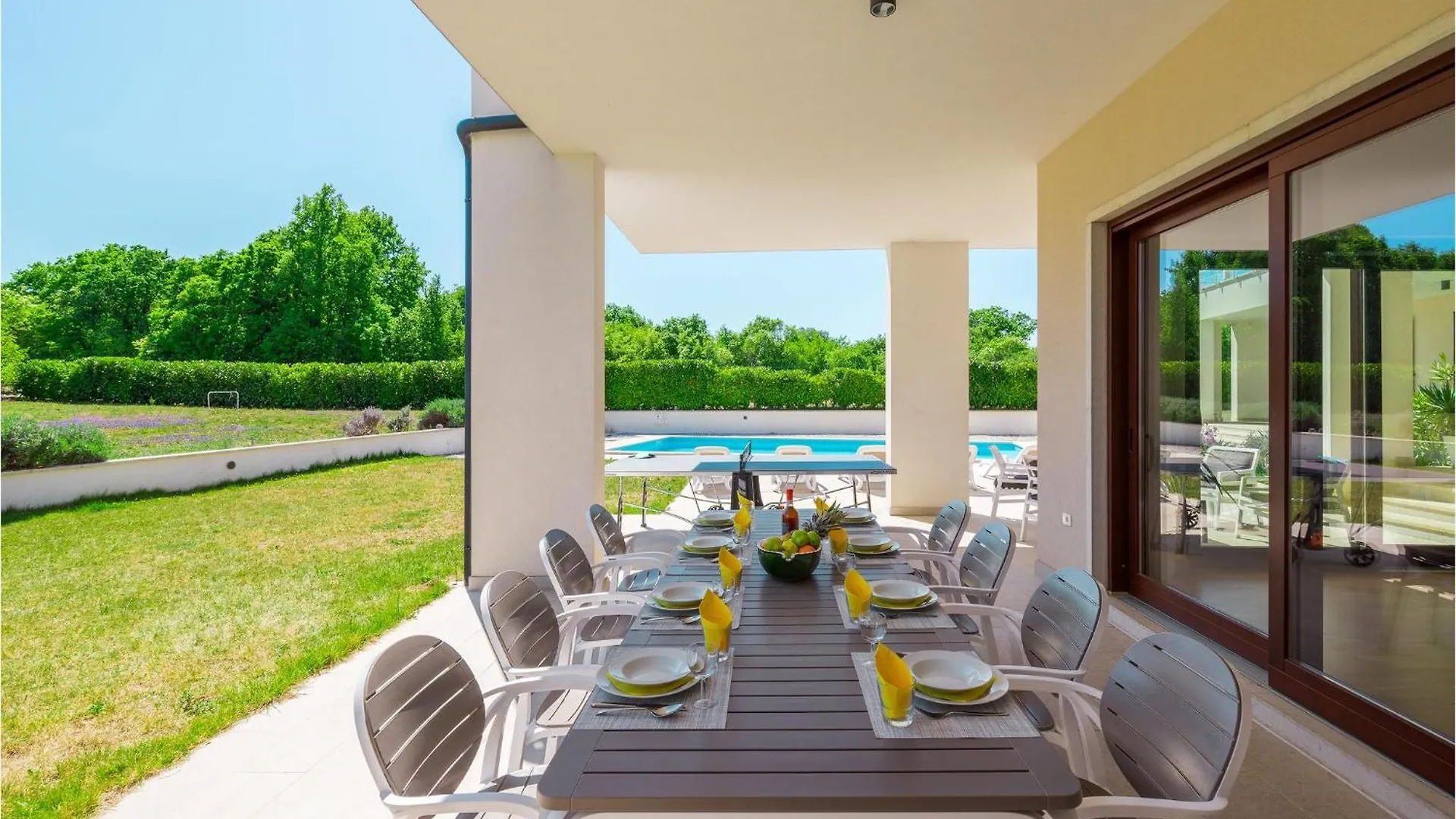 4 Bedroom Nice Home In Stokovci