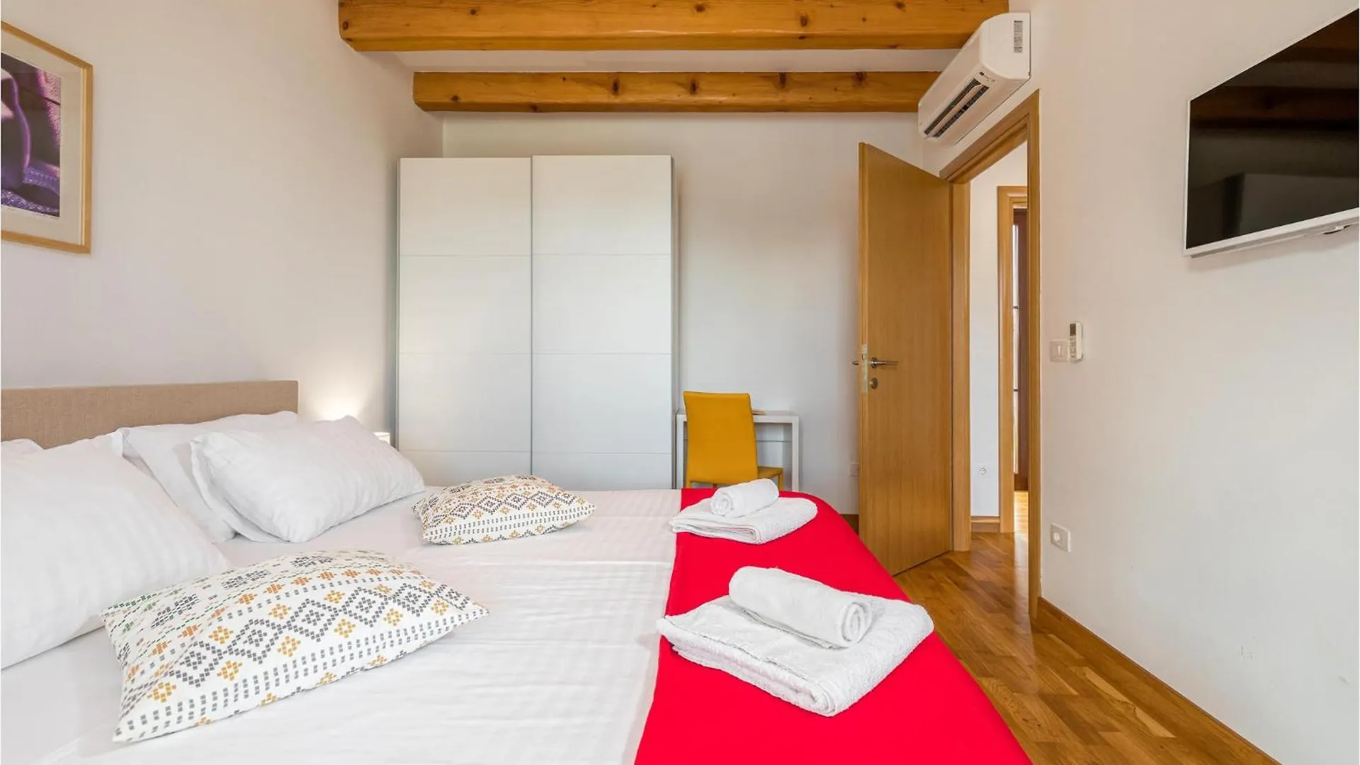 Holiday home 4 Bedroom Nice Home In Stokovci Croatia