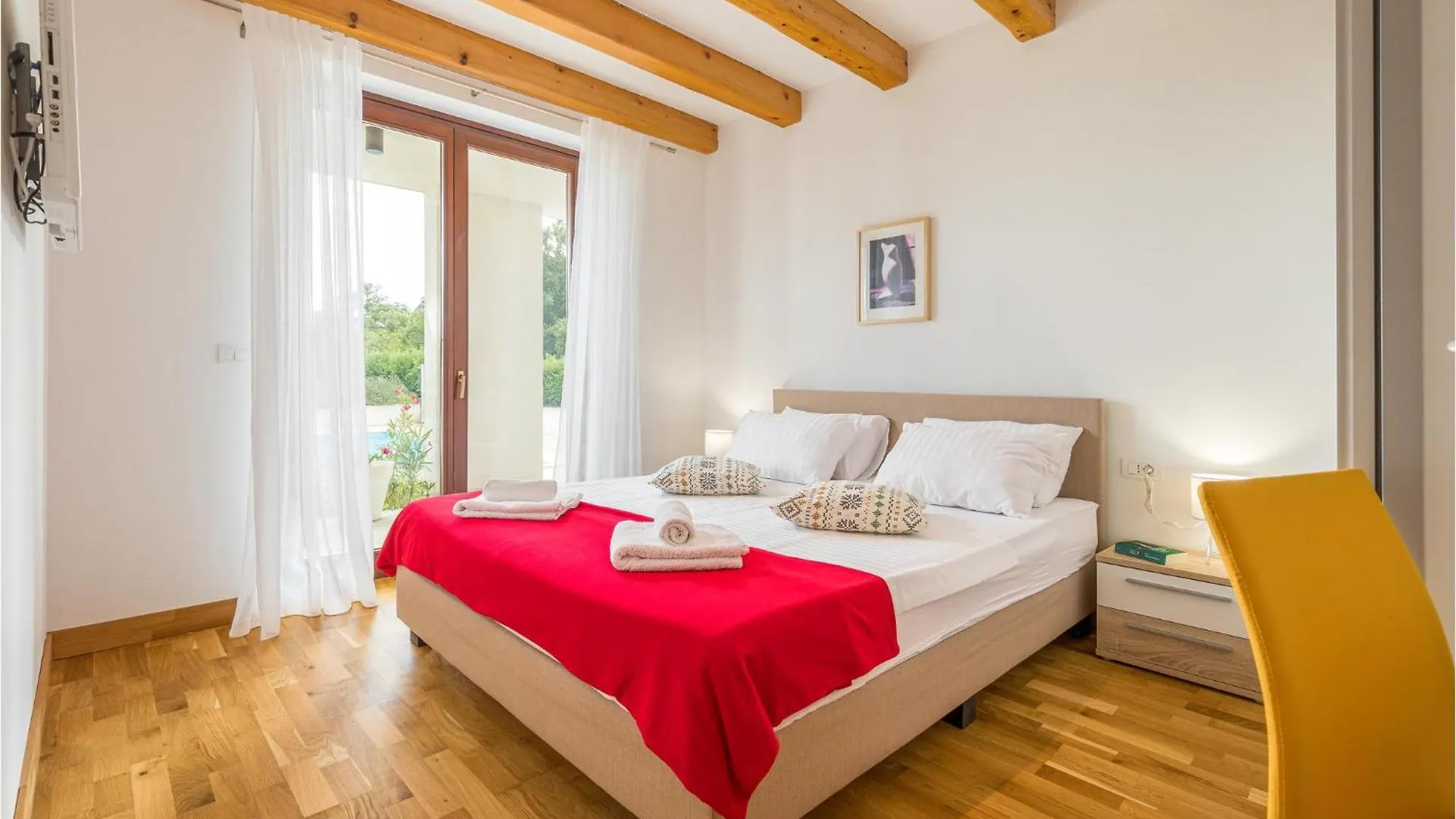 4 Bedroom Nice Home In Stokovci