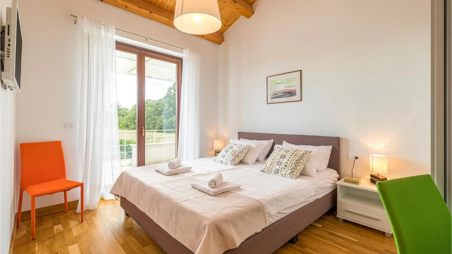 4 Bedroom Nice Home In Stokovci